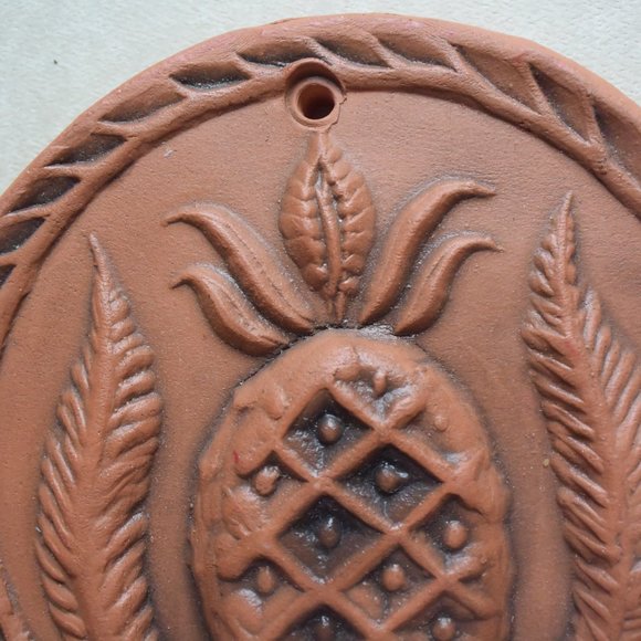 Handcrafted Signed Terracotta Pottery Pineapple Welcome Door Wall Plaque - Picture 6 of 8